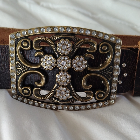 Accessories - Vintage Western Look With Crystal Rhinstone-like Leather Belt